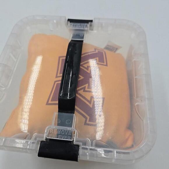 Minnesota Golden Gophers MLB Corn Hole Bean Bags‎ (SET OF 4) with Case - Picture 6 of 7